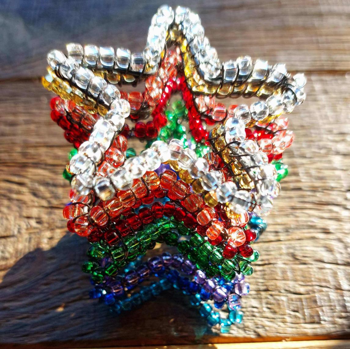 Růzobarevné drátované hvězdičky