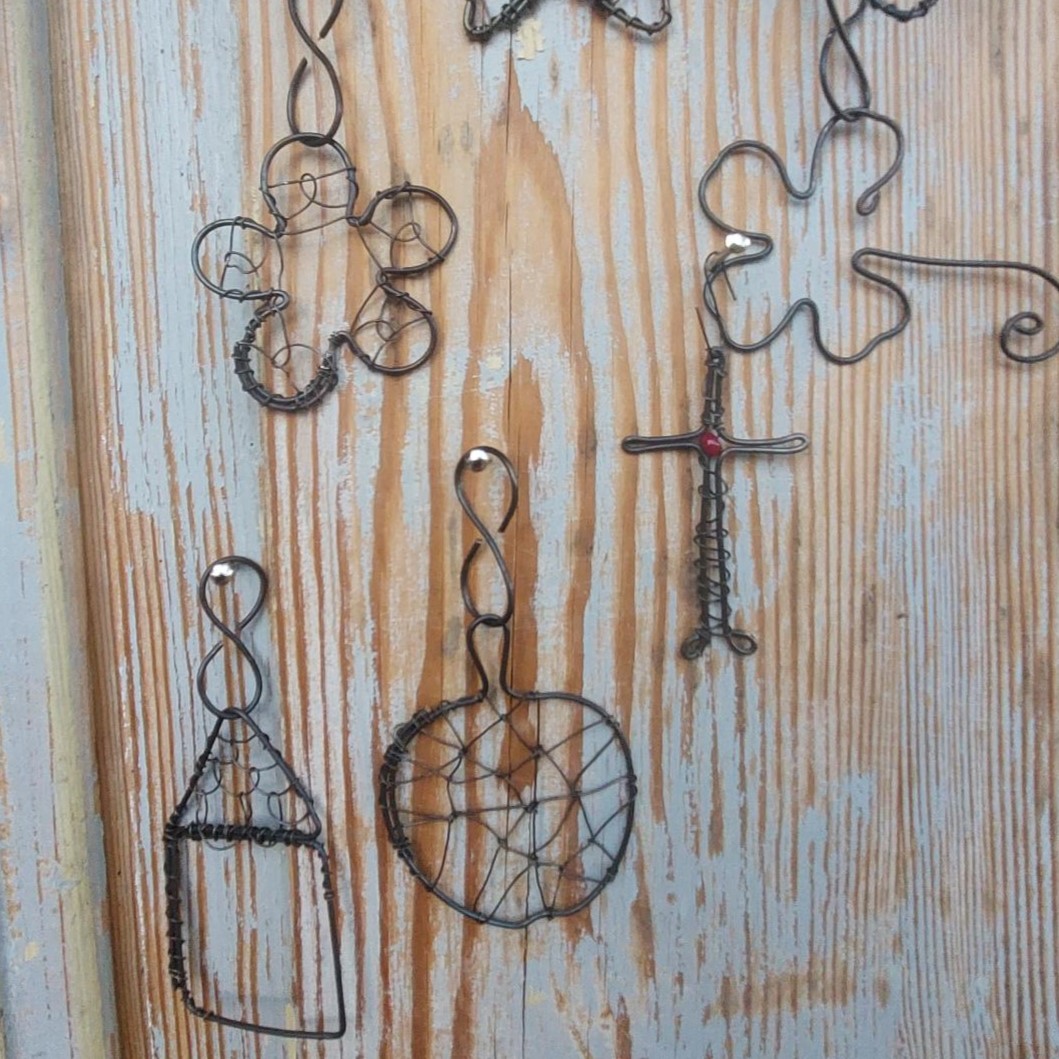 Adventní drátovaný kalendář