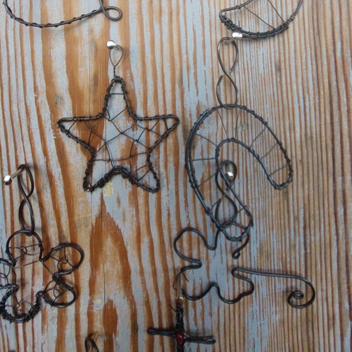 Adventní drátovaný kalendář